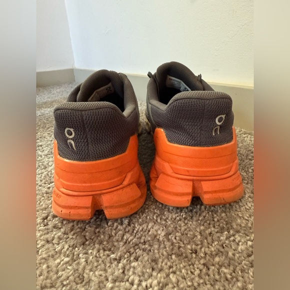 On Cloud Running Men's Cloudflyer- Fossil / Flame - Picture 3 of 10